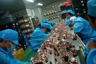 “電子廠招聘信息顯示，團隊協作竟能讓個人價值翻倍！”